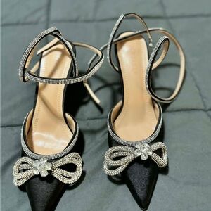 Elegant Black Women's Shoes with Rhinestone Bow